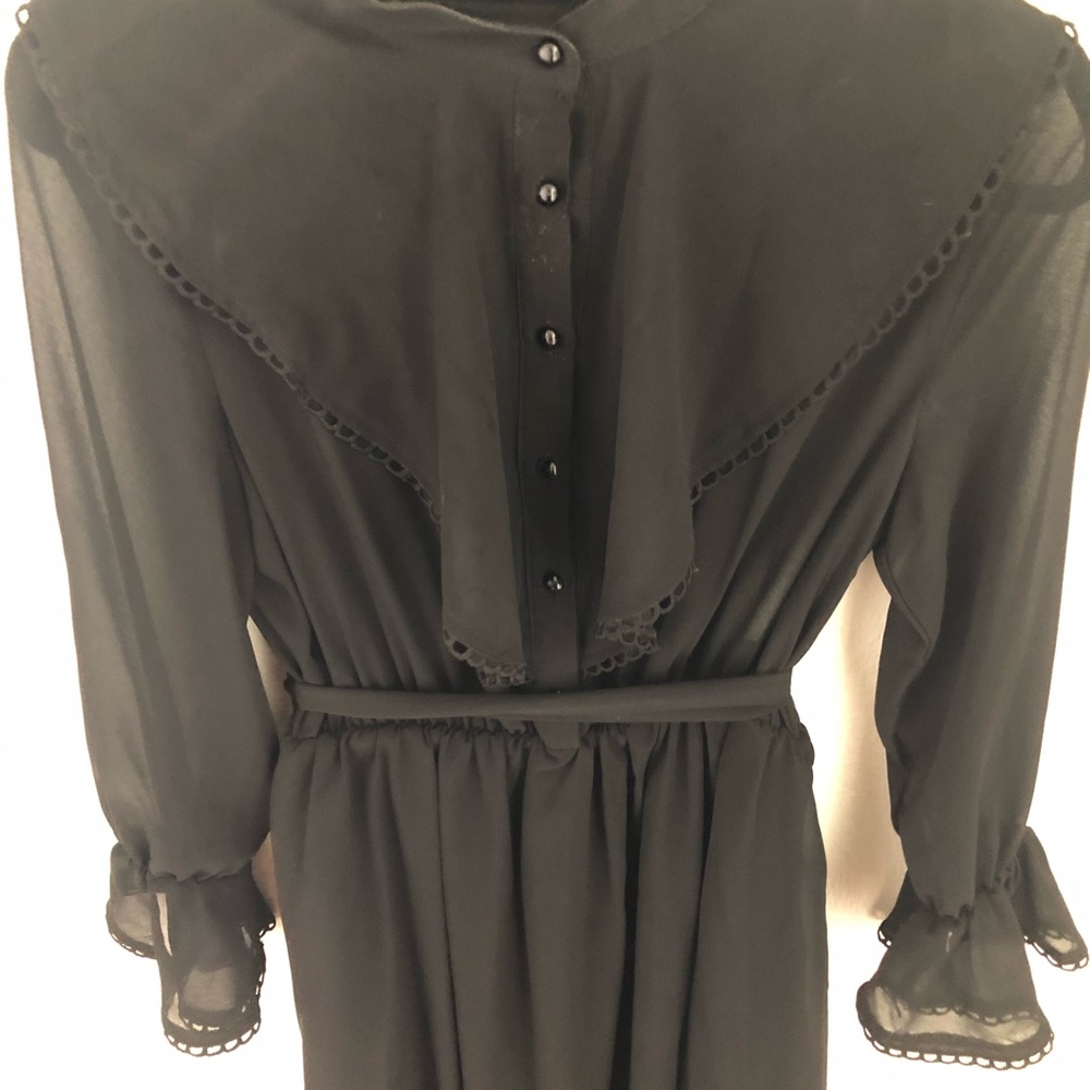 Lace Ruffle Dress - Picture 4 of 7